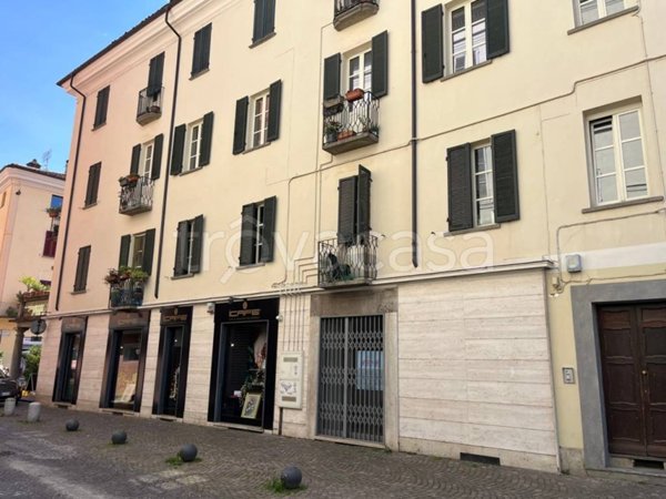 negozio in affitto a Pinerolo
