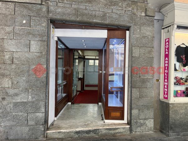 locale commerciale in affitto a Pinerolo in zona Avaro/Tron