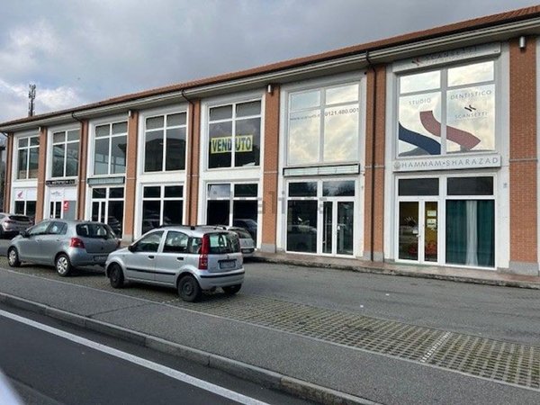 negozio in affitto a Pinerolo