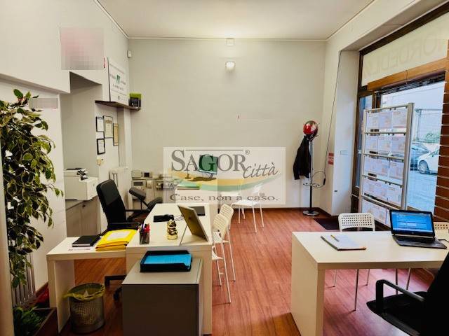 negozio in affitto a Pinerolo