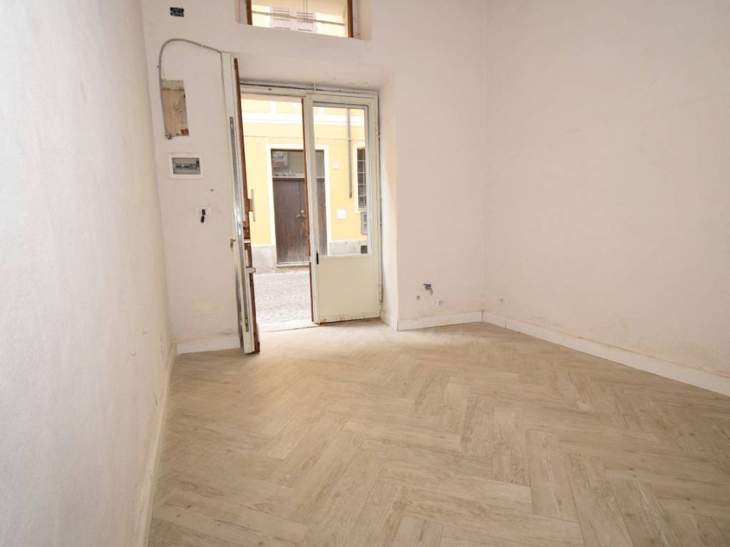 negozio in affitto a Pinerolo