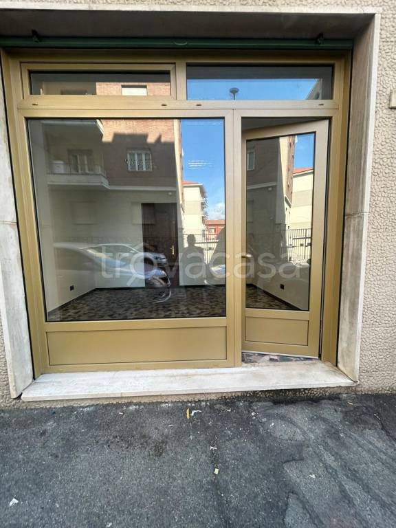 negozio in affitto a Pinerolo