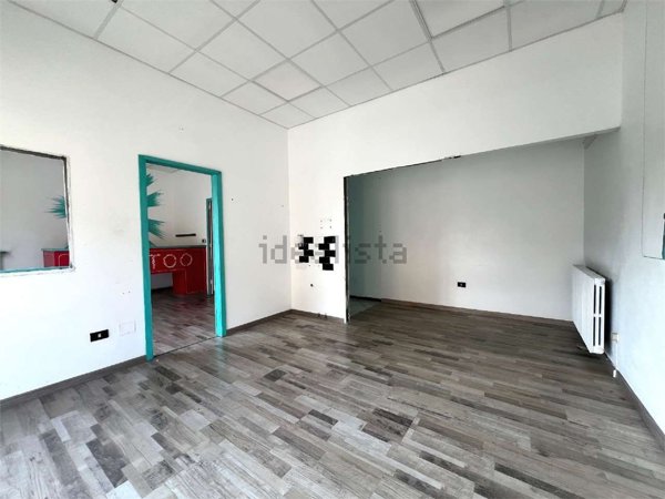 locale commerciale in affitto a Pinerolo in zona Abbadia Alpina