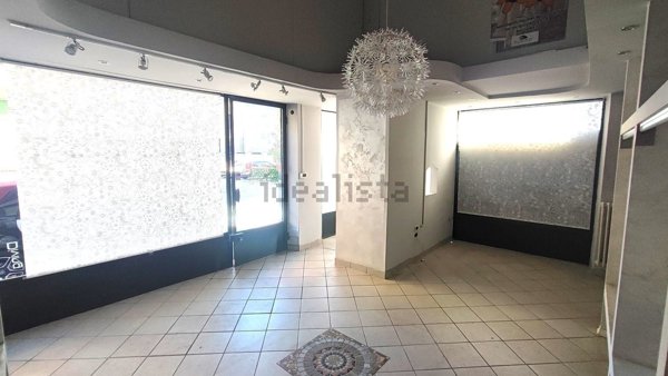 locale commerciale in affitto a Pinerolo