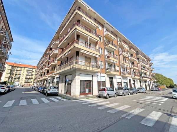 locale commerciale in affitto a Pinerolo