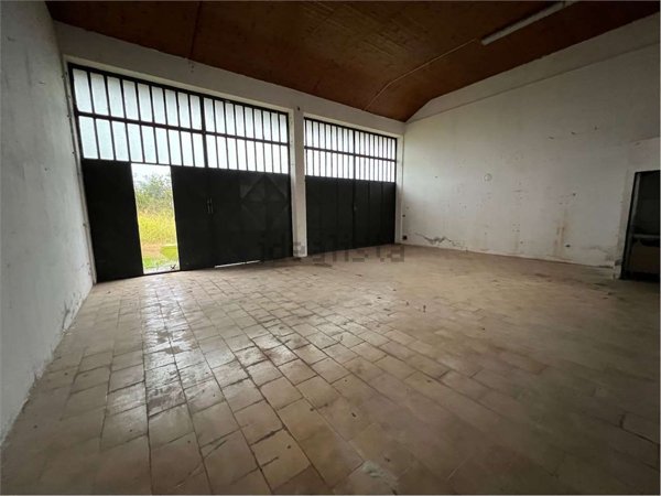 locale di sgombero in affitto a Pinerolo