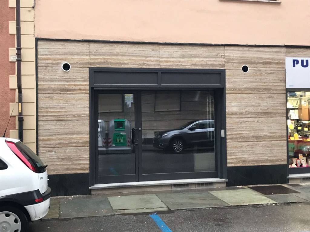 negozio in affitto a Pinerolo