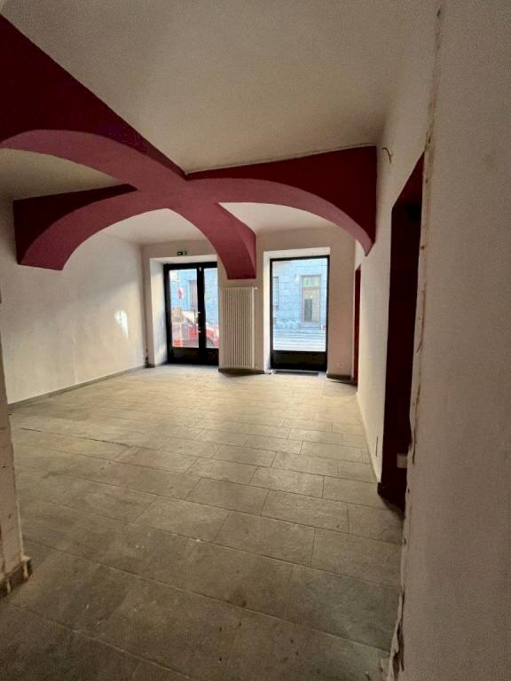 locale commerciale in affitto a Pinerolo