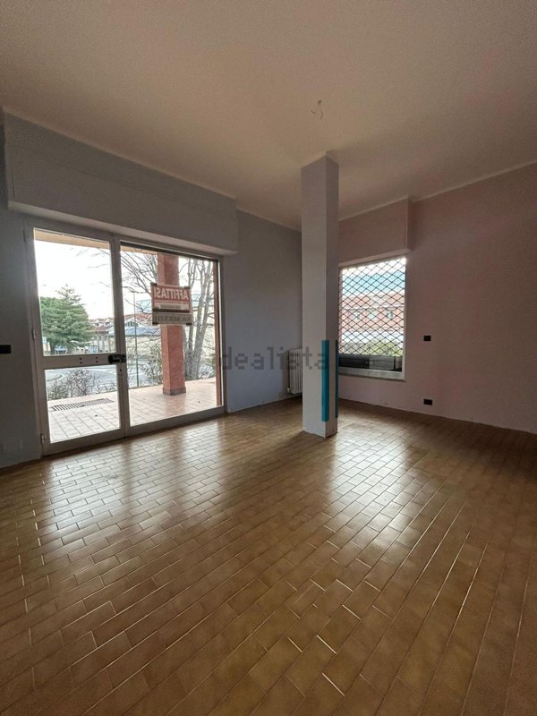 negozio in affitto a Pinerolo