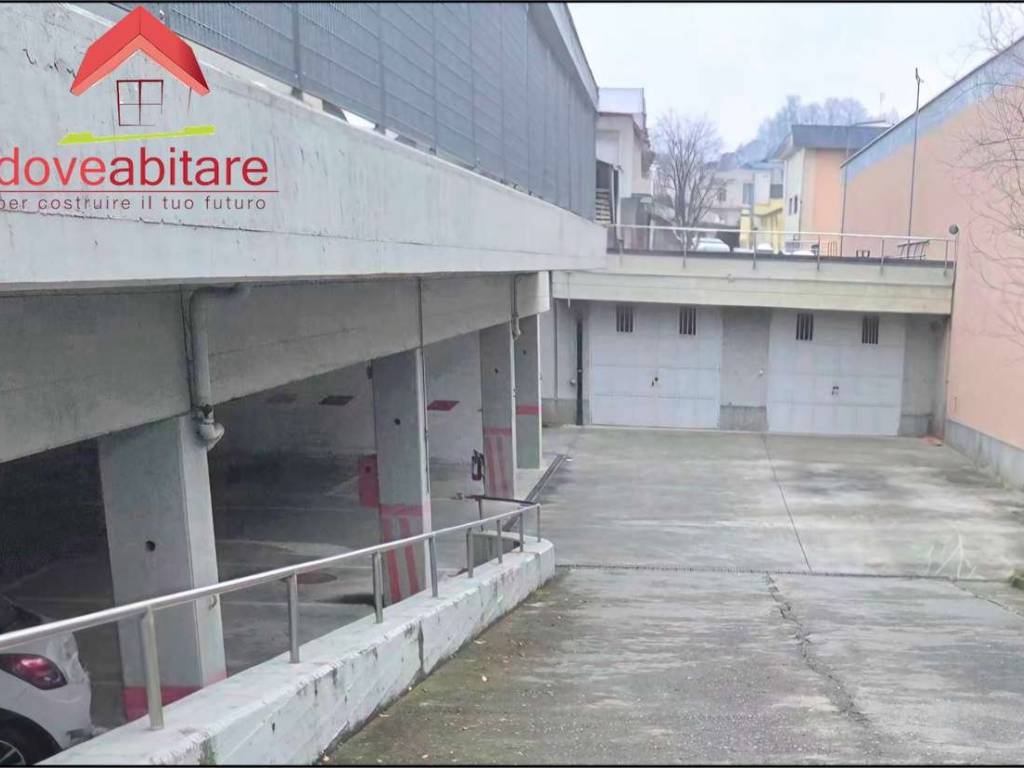 locale commerciale in affitto a Pinerolo