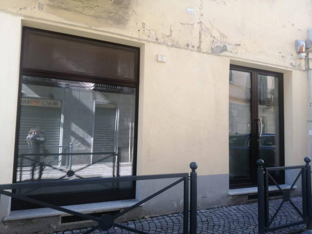 negozio in affitto a Pinerolo