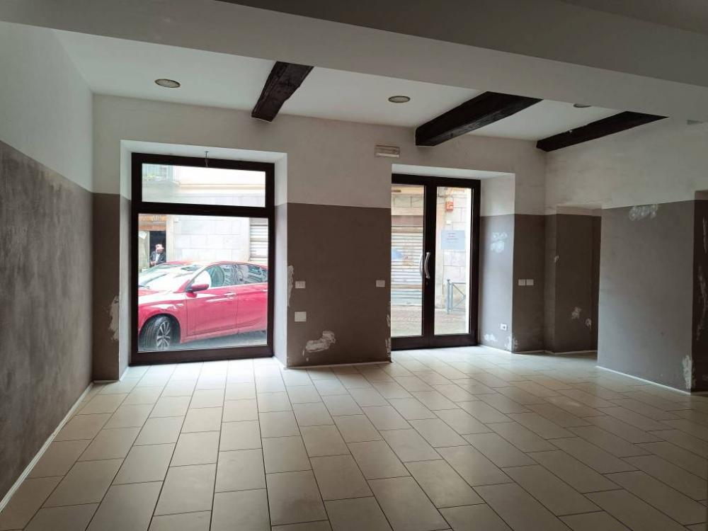 negozio in affitto a Pinerolo