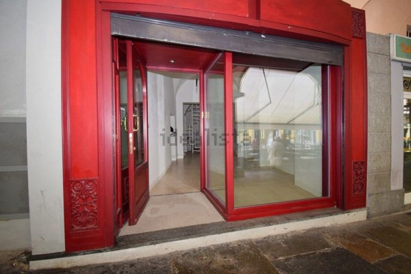 negozio in affitto a Pinerolo