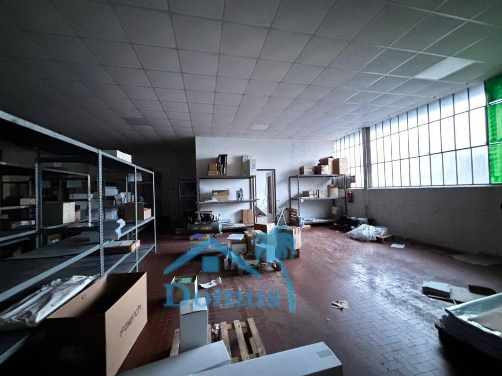 locale commerciale in affitto a Pinerolo