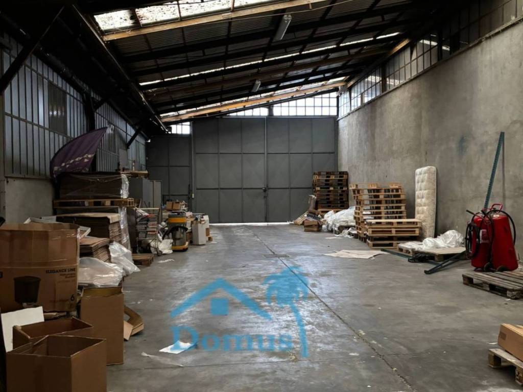 locale commerciale in affitto a Pinerolo