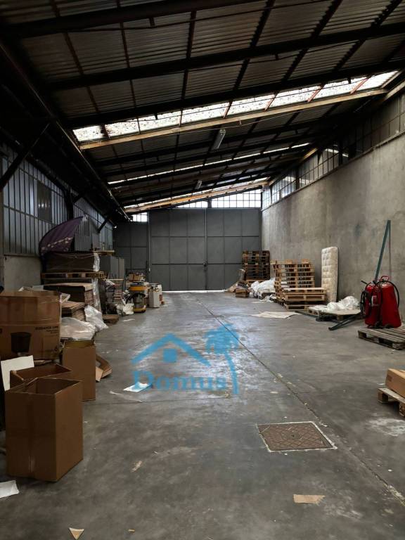 locale commerciale in affitto a Pinerolo