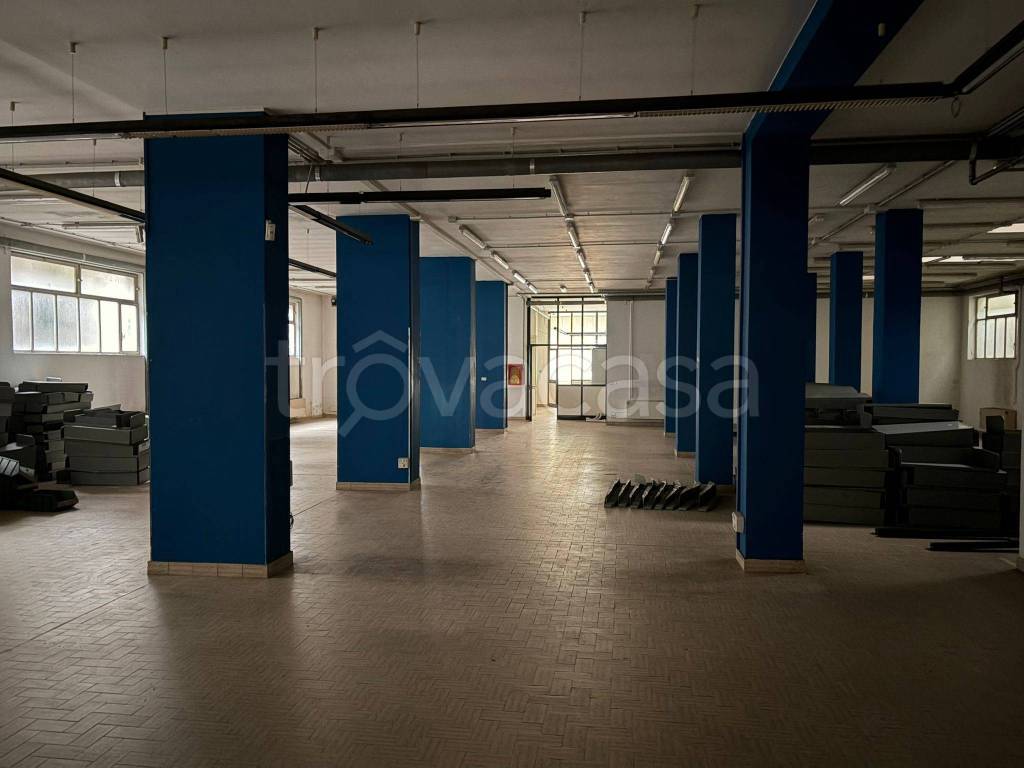 locale di sgombero in affitto a Pinerolo