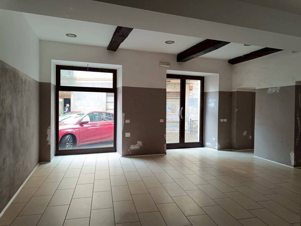 locale commerciale in affitto a Pinerolo