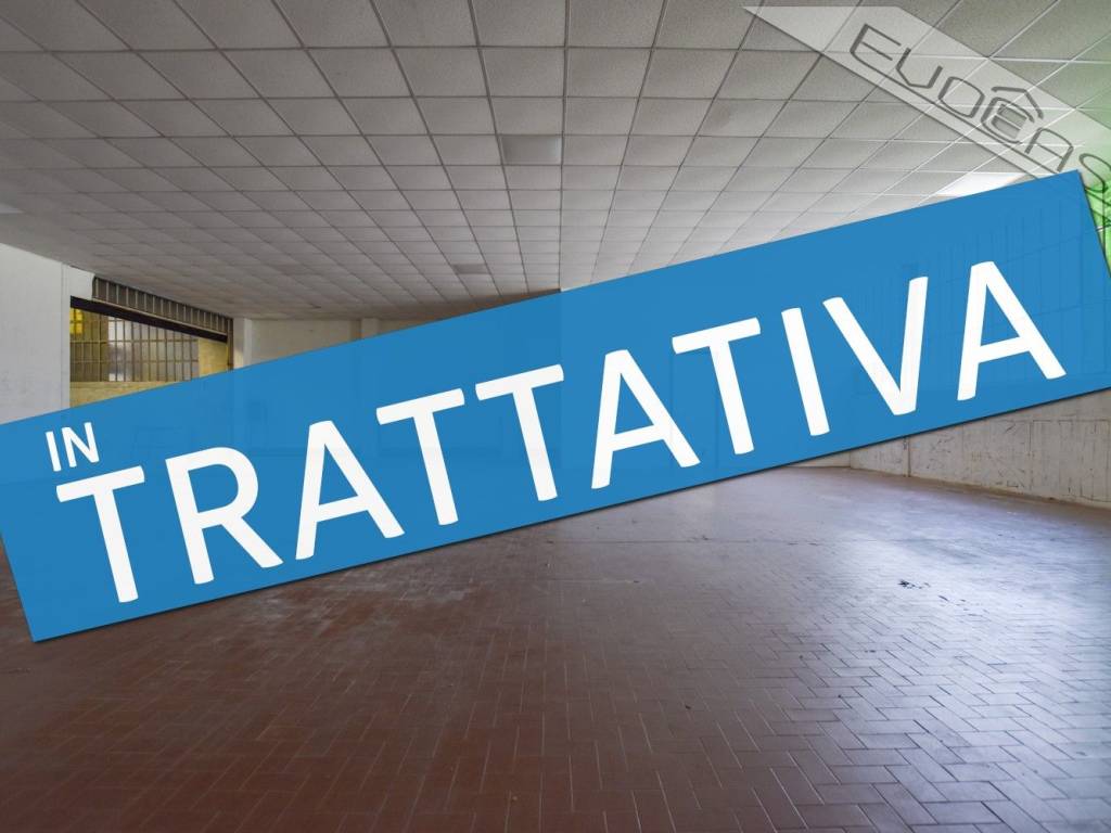 locale commerciale in affitto a Pinerolo