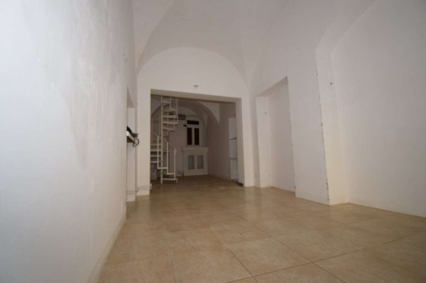 locale commerciale in affitto a Pinerolo