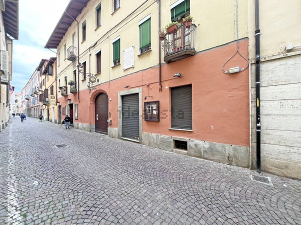 negozio in affitto a Pinerolo