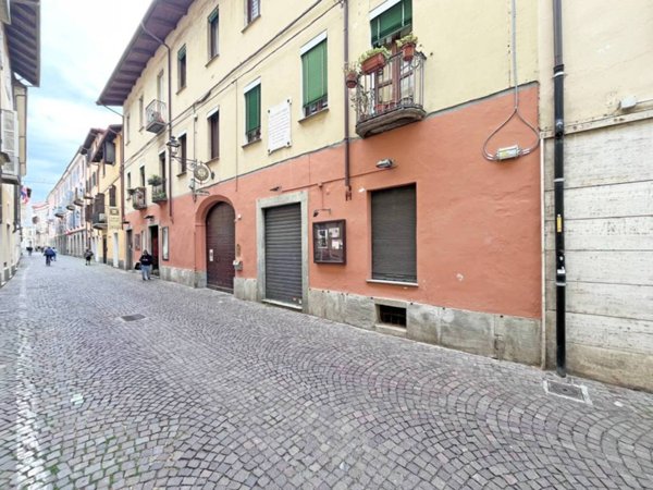 negozio in affitto a Pinerolo