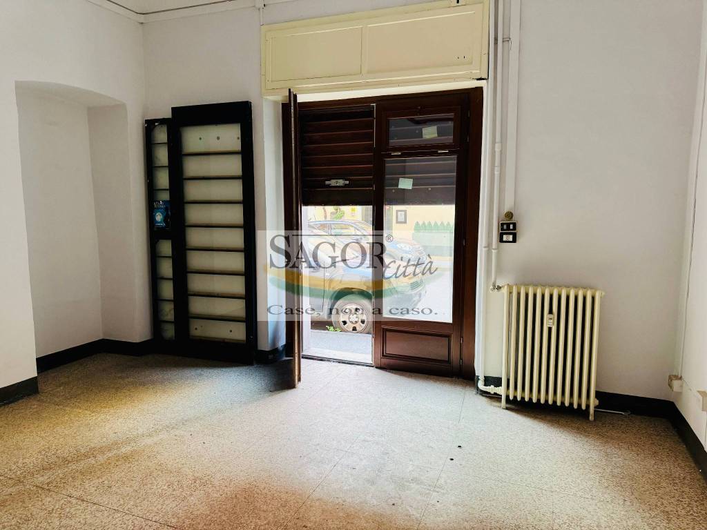 negozio in affitto a Pinerolo