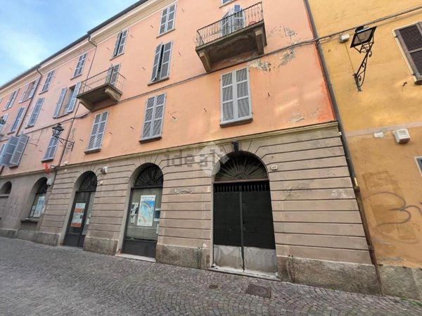 locale commerciale in affitto a Pinerolo
