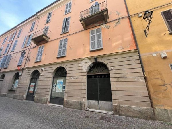 negozio in affitto a Pinerolo