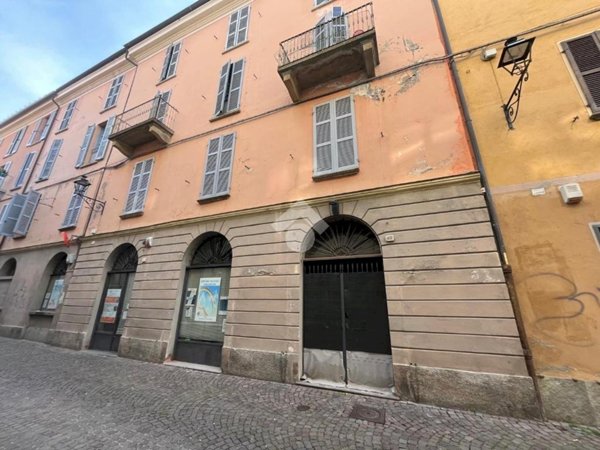 negozio in affitto a Pinerolo
