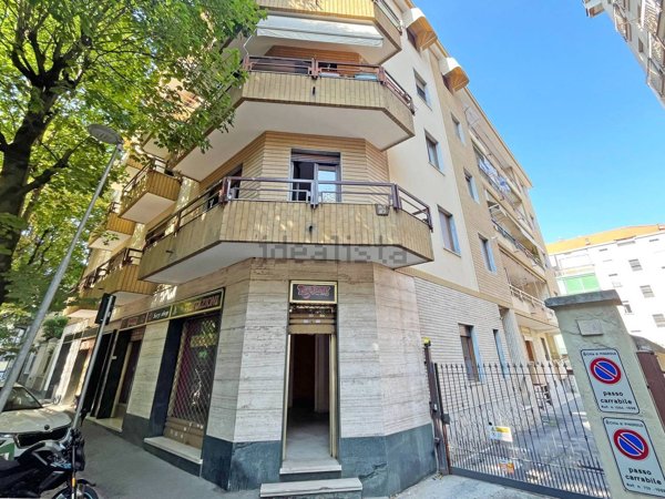 locale commerciale in affitto a Pinerolo