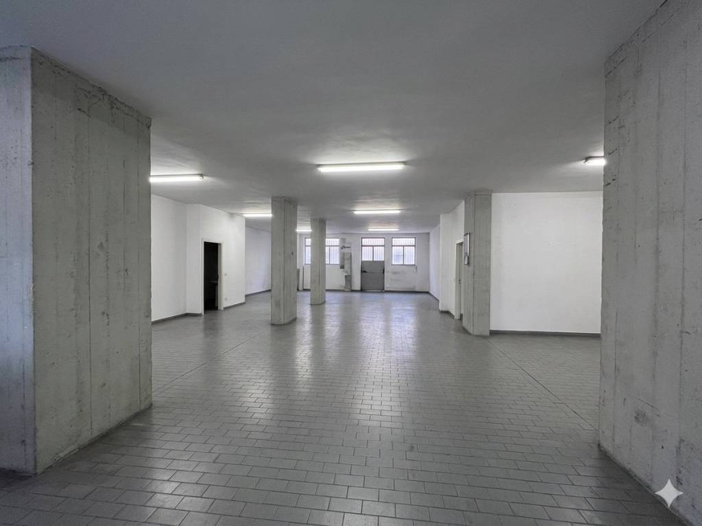 locale commerciale in affitto a Pinerolo in zona Motta Grossa