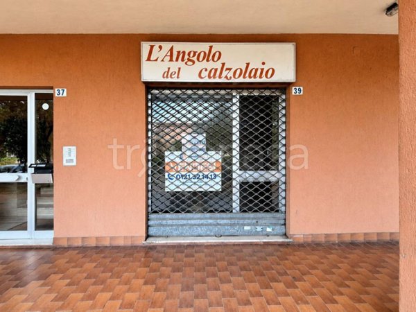 negozio in affitto a Pinerolo