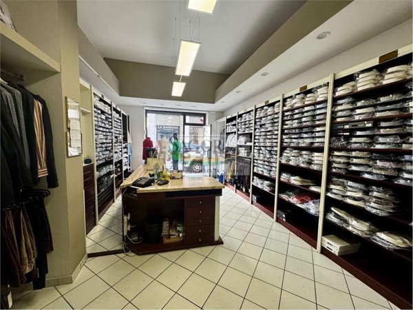 locale commerciale in affitto a Pinerolo
