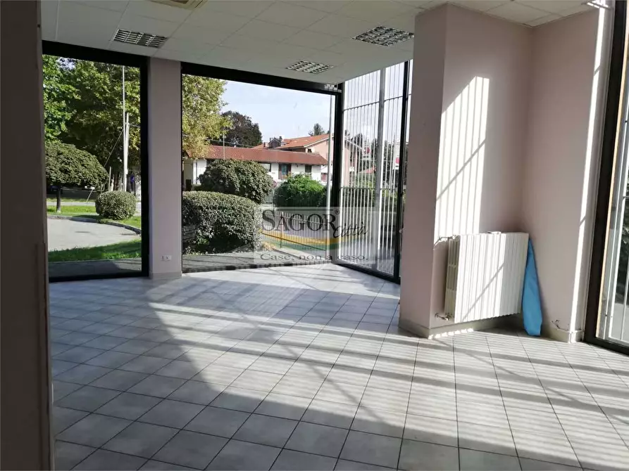 locale commerciale in affitto a Pinerolo