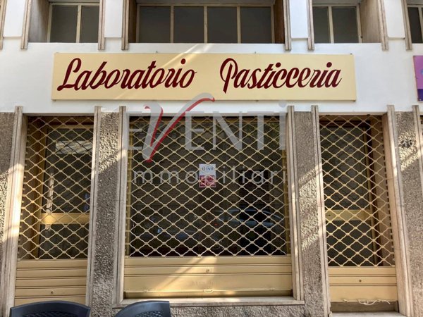 locale commerciale in affitto a Pinerolo