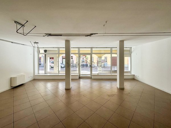 locale commerciale in affitto ad Offanengo
