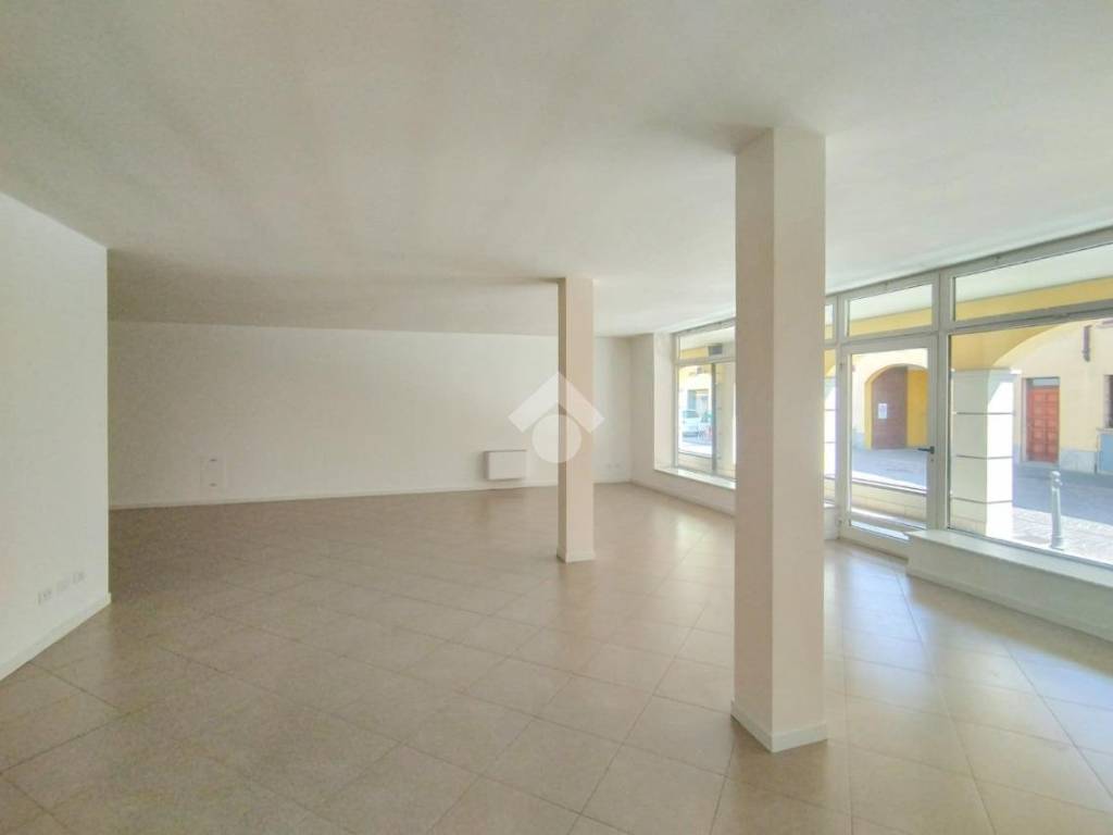 negozio in affitto ad Offanengo