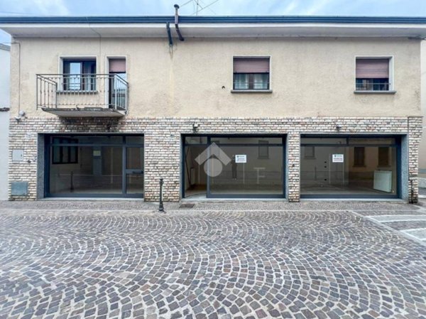 negozio in affitto ad Offanengo