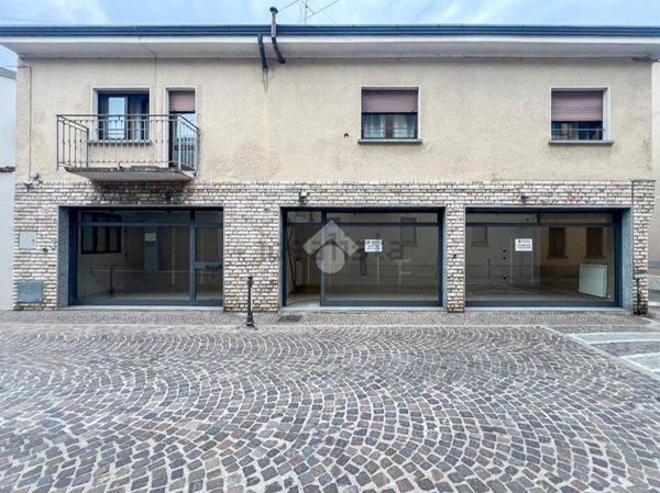 locale commerciale in affitto ad Offanengo