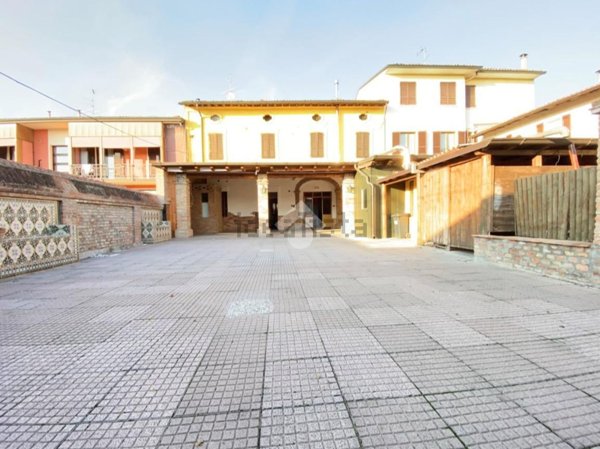 locale commerciale in affitto ad Offanengo