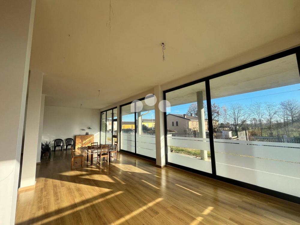 negozio in affitto a Palazzo Pignano in zona Scannabue