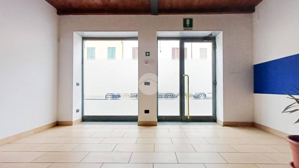 negozio in affitto a Pandino