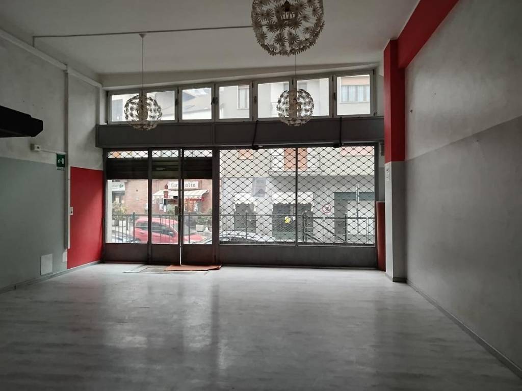 negozio in affitto a Pino Torinese