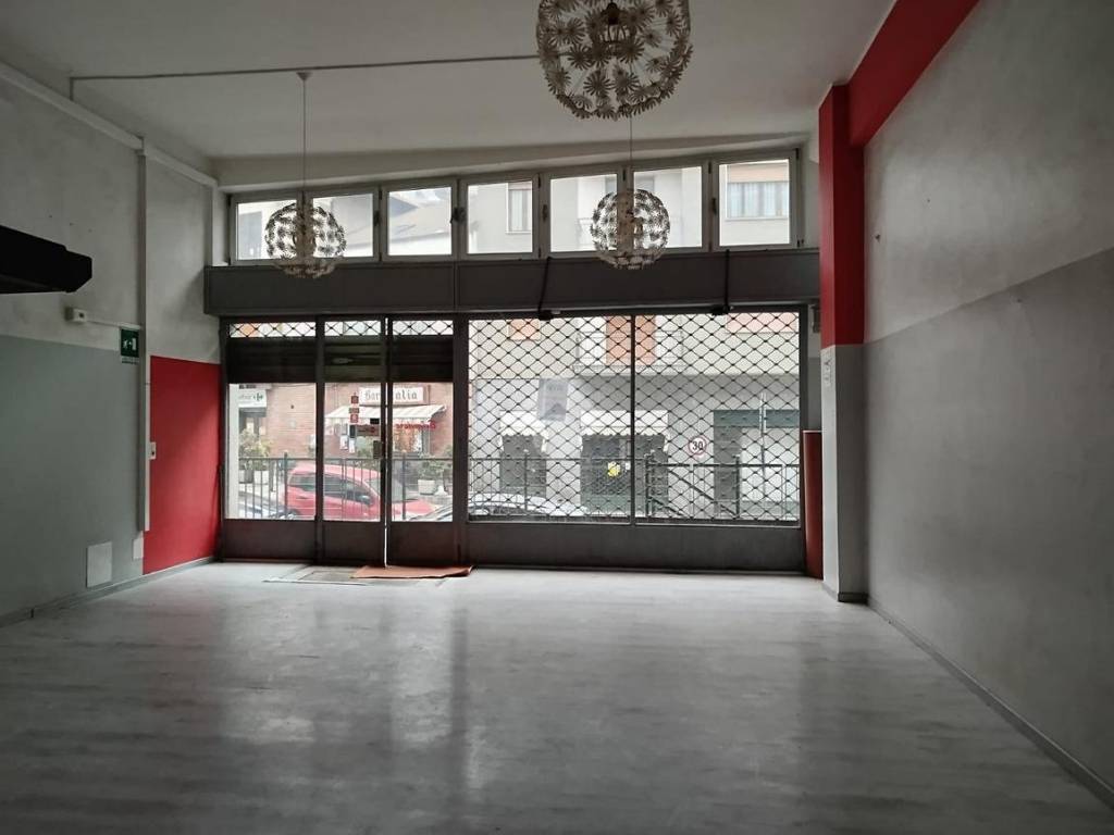 negozio in affitto a Pino Torinese