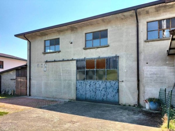 locale commerciale in affitto a Pianengo