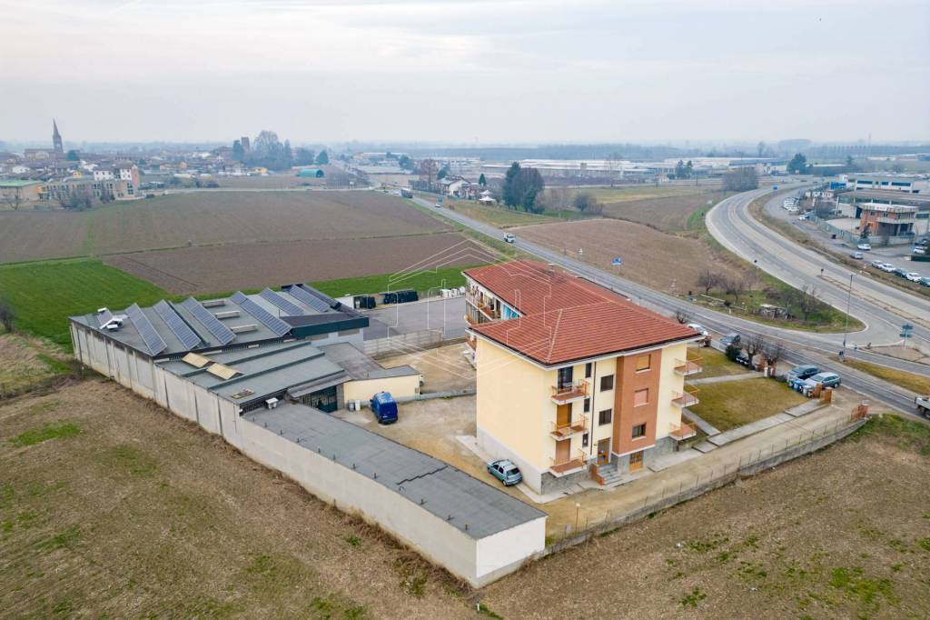 locale commerciale in affitto a Piobesi Torinese