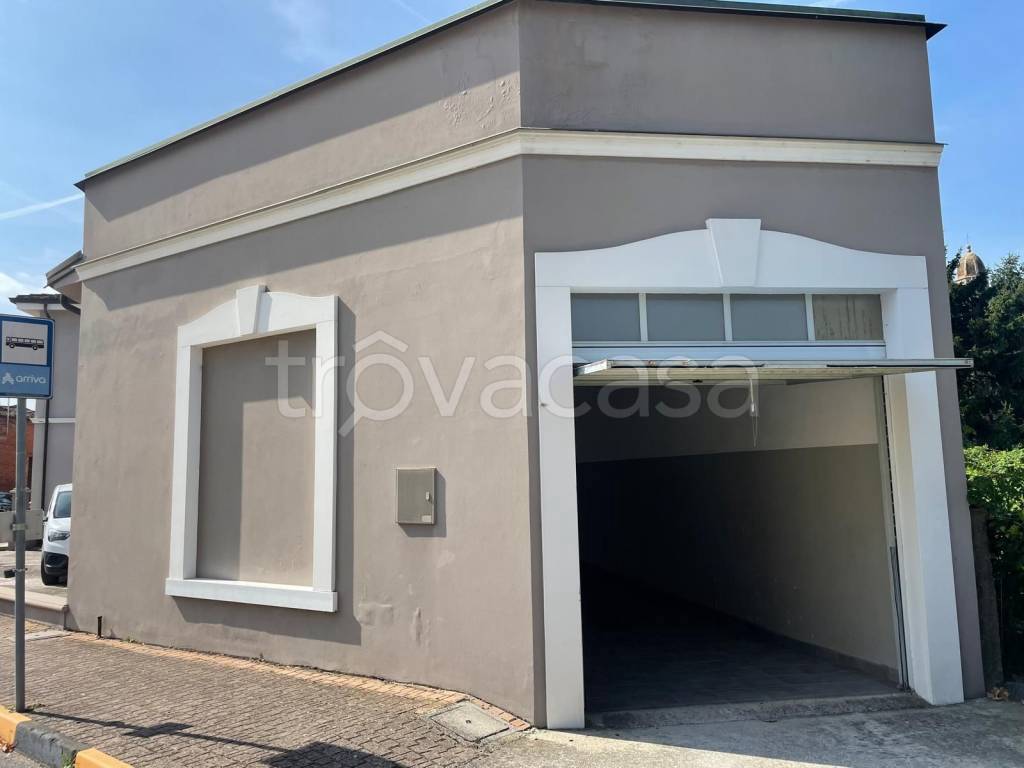 locale commerciale in affitto a San Martino del Lago