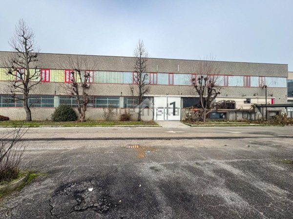 capannone in affitto a Soresina
