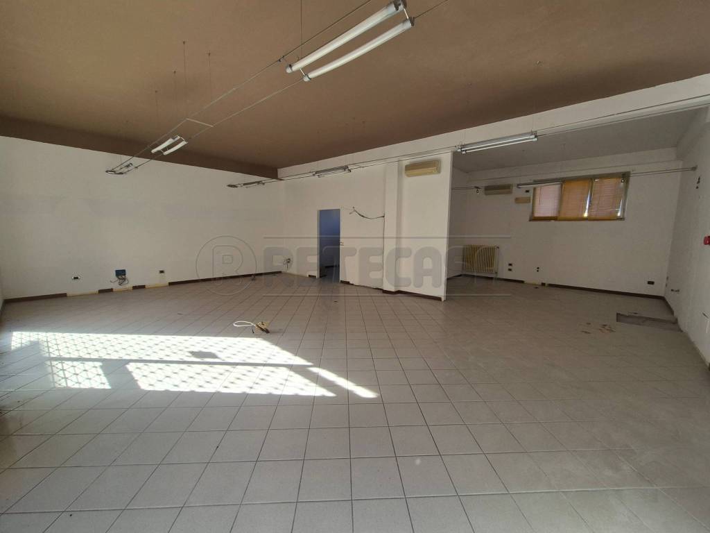 negozio in affitto a Spinadesco